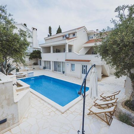 Villa Bella With Pool Новаля Екстер'єр фото